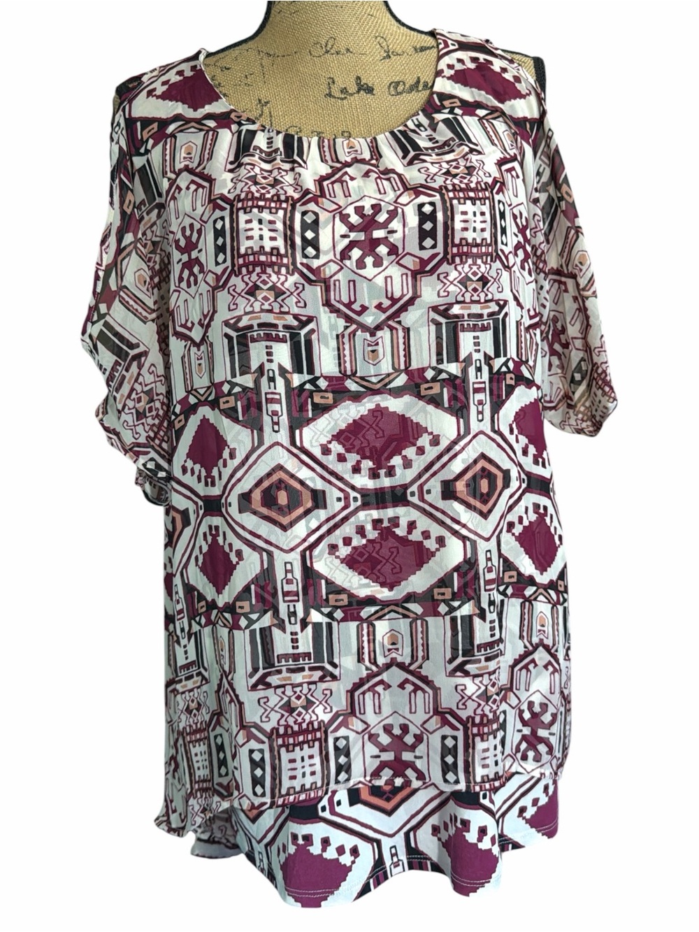 new directions Maroon & White Geometric Short Sleeve Tunic EC. Size 1X